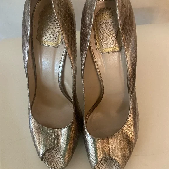 Women’s Dior open toe high heels. Pre owned but still looks good. - Picture 5 of 12